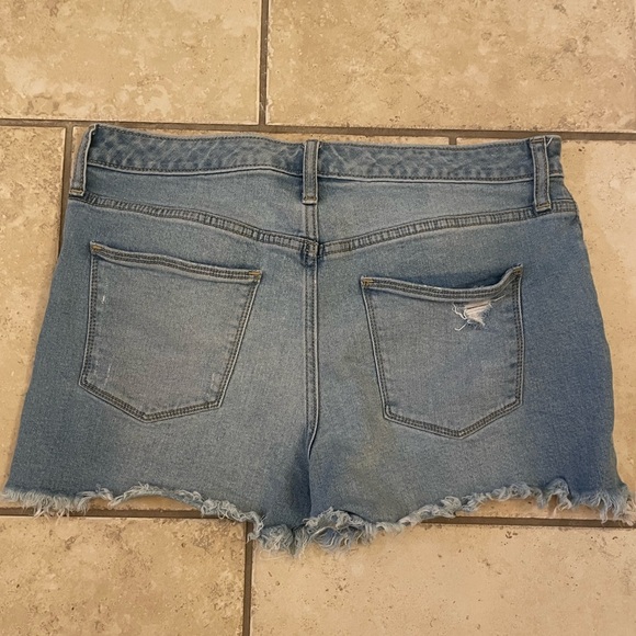 Women’s Universal Thread High Rise Shortie - Picture 3 of 5